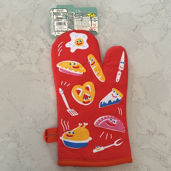 NWT Smells Like Happy! Oven Mitt - Picture 7 of 10
